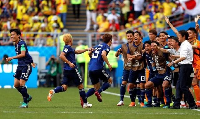 合中上演的