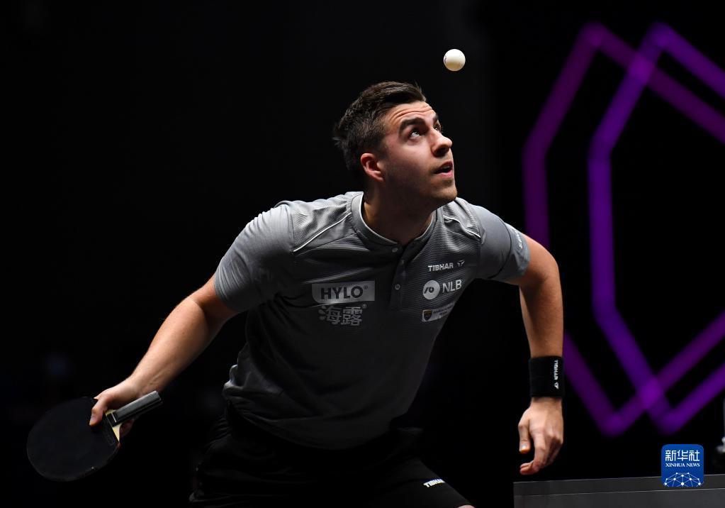 湖人的首发阵容防守强度不足，斯马特或该取代八村塁的位置？