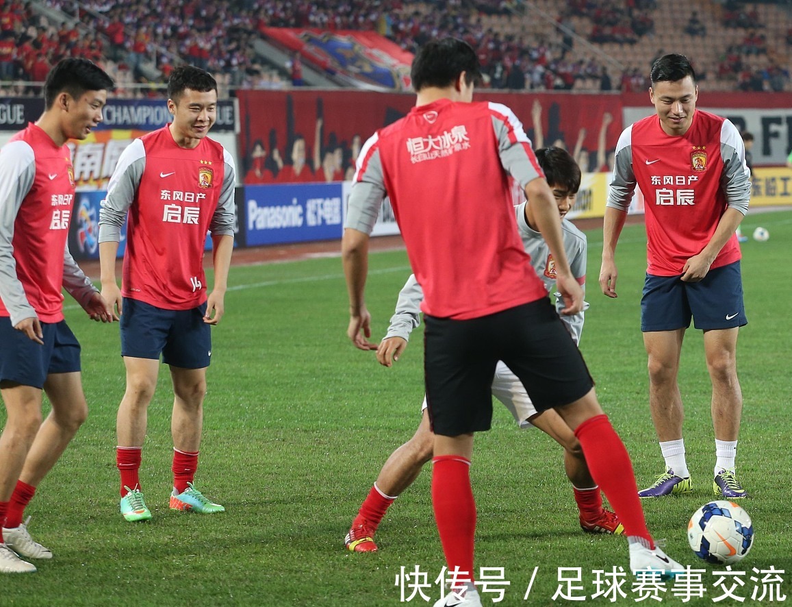 对方中卫回 对方中卫回